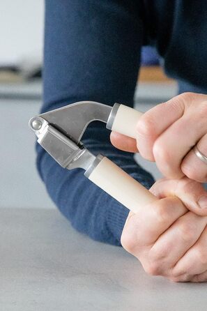 Прес для часнику KitchenAid, нержавіюча сталь, придатна для миття в посудомийній машині, колір: Almond Creme