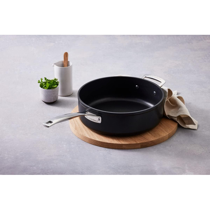 Сковорода LE CREUSET з антипригарним покриттям, діаметр 28 см, без PFOA, для всіх типів плит (включаючи індукційні), антрацит/срібло, без кришки