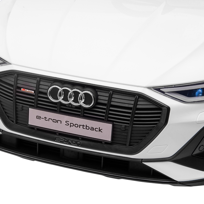 HOMCOM Електромобіль для дітей 12V, модель Audi E-tron з дистанційним керуванням, ременем безпеки, музикою (MP3/USB/TF), ідеальний для дітей 3-5 років, максимальна швидкість 3-5 км/год, колір – білий.