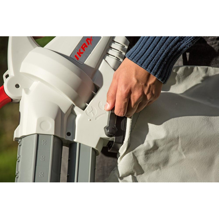 IKRA 74204030 Електричний 3-в-1: пилосос для листя, повітродувка, подрібнювач листя IBV 2800 E, об'єм контейнера 45л, швидкість повітря 275 км/год, 2800 Вт, 230 В, сірий/червоний/чорний