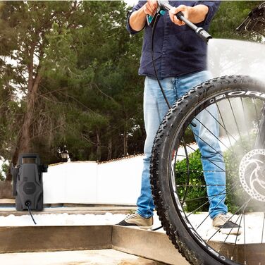 Мийка високого тиску Cecotec HydroBoost 1400 Essential: 1400 Вт, для дому, саду та авто, 105 бар, 426 л/год, алюмінієвий насос, радіус дії 9 м, багатокольорова, 1 насадка + пляшка для миючого засобу