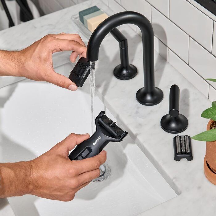 Електричний тример для тіла MANSCAPED® The Chairman™ Plus з двома насадками, SkinSafe®-фільтром та прецизійними ножами, USB-C зарядка, для делікатної стрижки