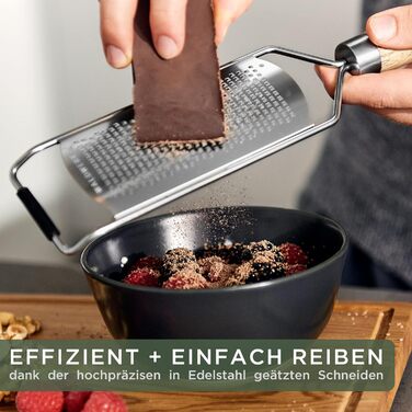 Терезка WALDWERK Design: тертка для овочів та сиру з нержавіючої сталі, з дерев'яним піддоном, без пластику