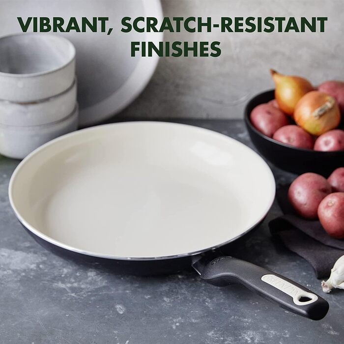 Сковорода GreenPan Rio з антипригарним покриттям Ceramic, без PFAS, Cool-Stay ручка, безпечна у духовці до 160°C, придатна для миття в посудомийній машині, чорно-кремова, 18 см