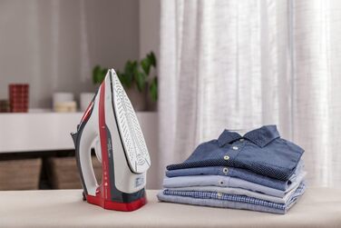 Праска з парою Solac Solution PV2490: 3000W, 200г/хв, керамічна підошва, антинакип, самоочищення, 290мл