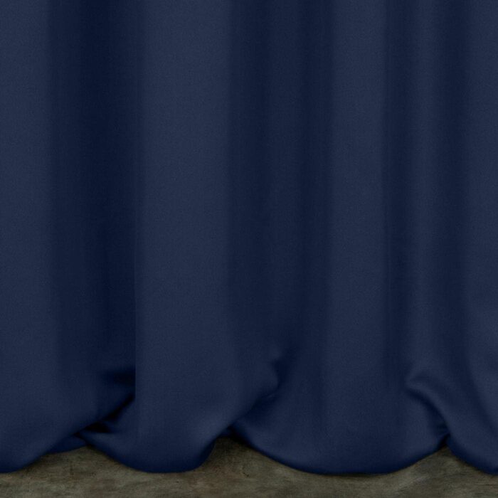 Затемнююча атласна щільна фіранка Eurofirany Logan Blackout- елегантна гладка однотонна м'яка фіранка з вишуканою гардиною для вітальні, спальні, вітальні (люверси темно-синього кольору, 135x250 см)