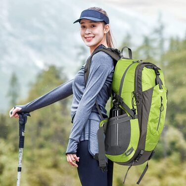 Водонепроникний рюкзак YTL для чоловіків і жінок, легкий рюкзак на відкритому повітрі об'ємом 40 л, підходить для подорожей і кемпінгу (розміри 21,3 х 13,8 х 9,1 дюйма) (неоново-зелений)