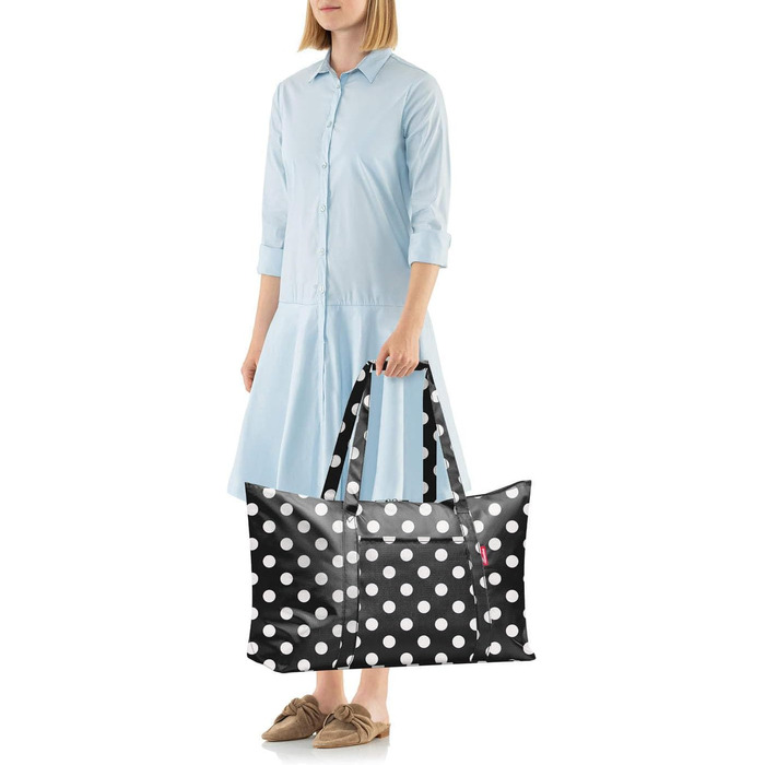 Сумка-рюкзак Reisenthel Mini Maxi Travelbag, синій, компактна та легка, Dots White