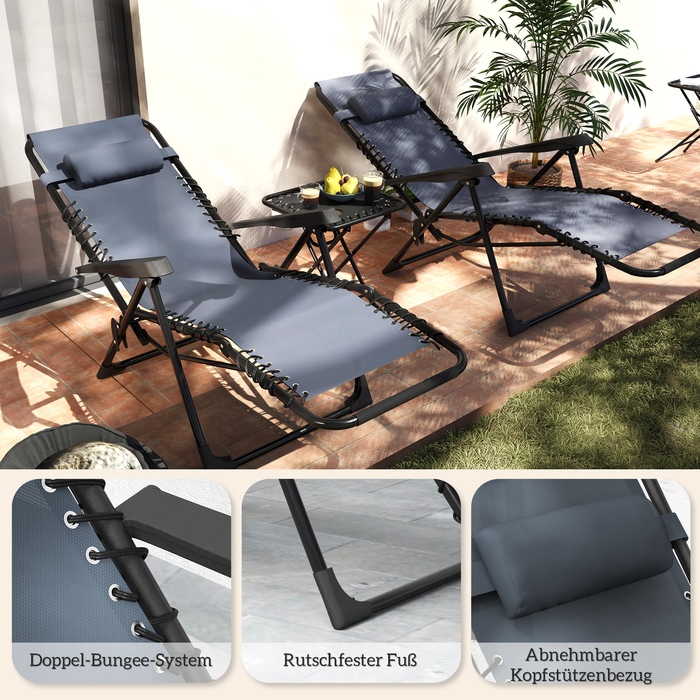 Набір із двох лежаків для відпочинку на сонце, розкладні, з регулюванням під кутом напівлежання (Zero Gravity), з підголовниками та столом-табуретом, що входить до комплекту, та двома тримачами для напоїв.