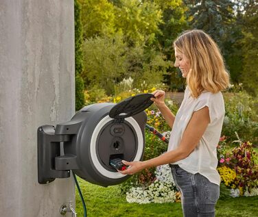 Gardena PowerRoll XXL Solo: Автоматичний шланг на котушці з акумулятором, 40м, білий, UV-стійкий, для саду