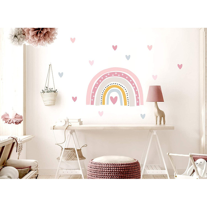 Маленька декоративна наклейка на стіну зі зображенням веселки з сердечками