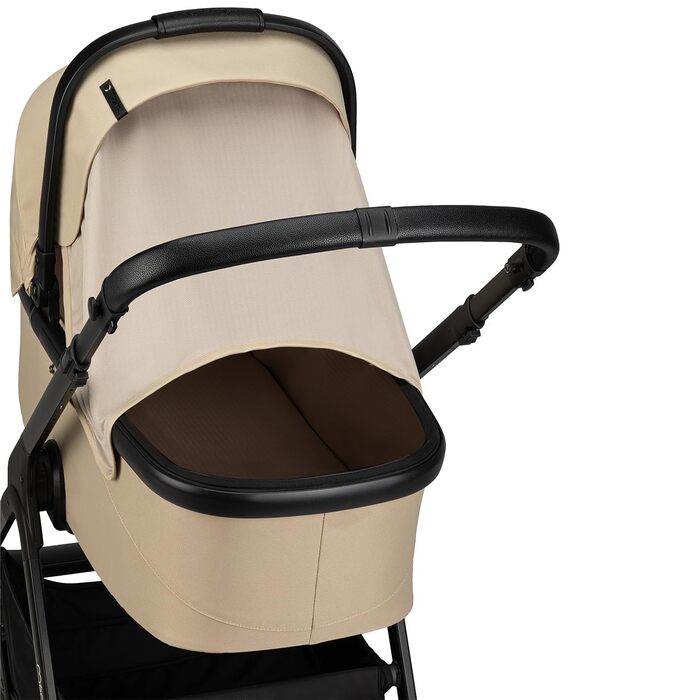 Дитяча коляска MoMi GISELLE 2 в 1 комбінована, бежева: для малюків від народження до 22 кг, з 5-точковим ременем безпеки, збірно-розкладна, з кошиком, матрацом, дощовиком та пеленатором