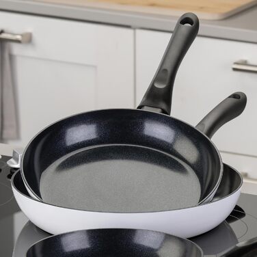 Набір сковорідок Fackelmann Arcadalina, 2 шт., діаметр 24 та 28 см, з екологічного алюмінію з керамічним покриттям, ергономічні ручки, для індукційних плит, стійкість до +150 °C