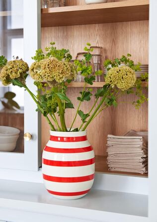 Ваза Kähler Omaggio, чорна, H12.5 см - оригінальний дизайн з ручним розписом