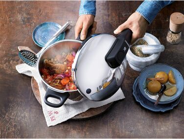 Набір швидковарки WMF Perfect Induktion 2 шт (4.5л + 3л) Cromargan нержавіюча сталь, 2 рівні потужності