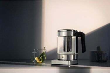 Електричний чайник-заварник WMF Küchenminis 2 в 1 з регулюванням температури, 1 л, 1900 Вт, скло, з тримачем для чайних пакетиків та ситом