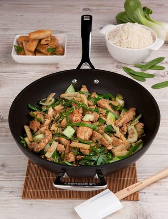 Ле Крюзо сковорода-вок з антипригарним покриттям, діаметр 30 см, для всіх типів плит (включно з індукційними), алюміній, сірий/срібний