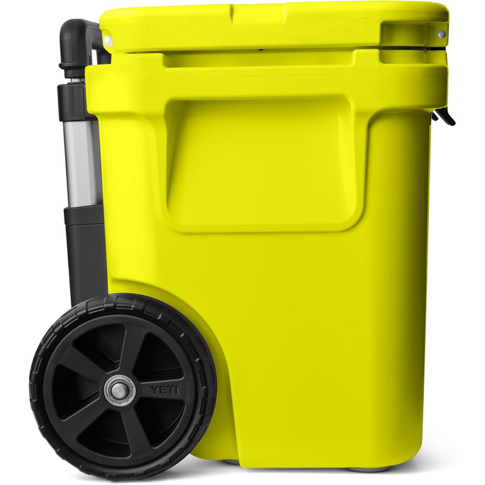 Чорний ящик YETI Roadie 32 на колесах, ізольований (жовтий Firefly)