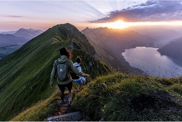 Похідний рюкзак Salomon Trailblazer 10 унісекс, універсальний, зручний в обігу, зручний і легкий (Martini Olive, NS)