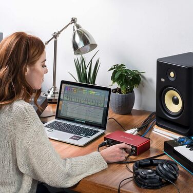 Аудіоінтерфейс Focusrite Scarlett 4i4 3-го покоління з USB для гітаристів, вокалістів та продюсерів. Професійний звук та програмне забезпечення для запису