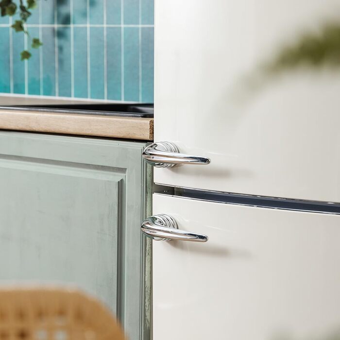 Міні-холодильник Cecotec Bolero CoolMarket TT Origin 45: 294 л, 1 дверцята, бежевий, з LED-підсвічуванням, відкривачкою для пляшок, ретро-дизайн