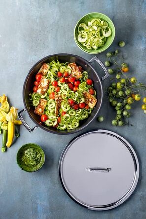 Сковорода з антипригарним покриттям Le Creuset, 30 см, з кришкою, для всіх плит (індукція), нержавіюча сталь, 96102830000000