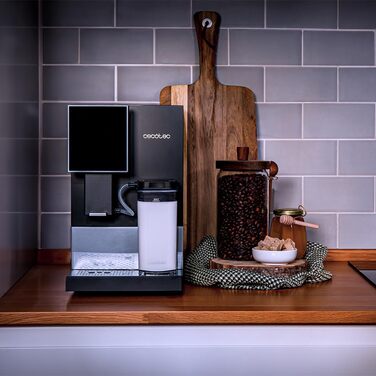 Кавомашина автоматична Cecotec Cremmaet Compactccino 19 Bar з термоблоком, Wi-Fi, меле каву, 1,1 л резервуар для води, 400 мл молока (Black Silver)