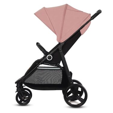 Дитяча коляска Kinderkraft Grande Plus, сіра/рожева, від народження до 22 кг, складається однією рукою, регульована спинка, великий капюшон з віконцем, амортизація всіх коліс, просторе сидіння