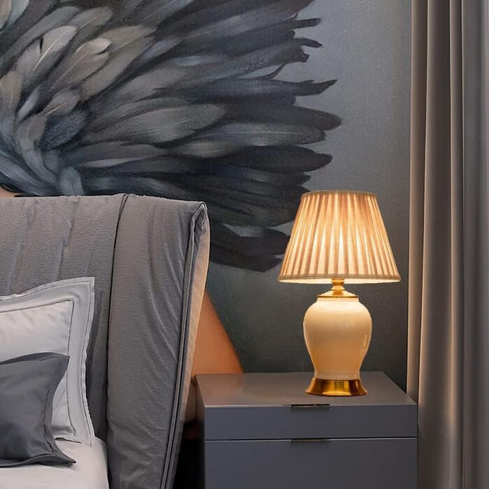 Настільна лампа для спальні, вітальні, кабінету. Сучасний дизайн, E27, тепле світло, білий колір