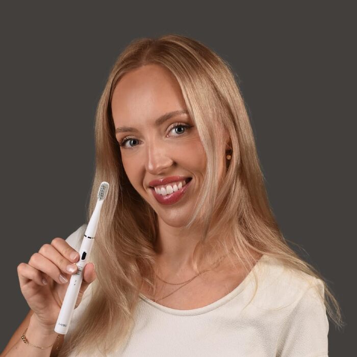 Звукова зубна щітка LAMES ультралегка та компактна, до 100 днів роботи від акумулятора, 3 режими чищення, Smart-Timer, USB зарядка, чорна