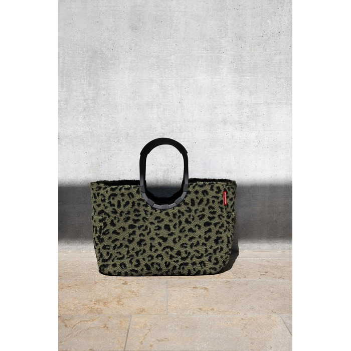 Сумка Reisenthel Loopshopper L – стильна та містка, з водонепроникним покриттям та кишенями з перероблених PET-пляшок, колір Gold (Teddy Leo Olive)