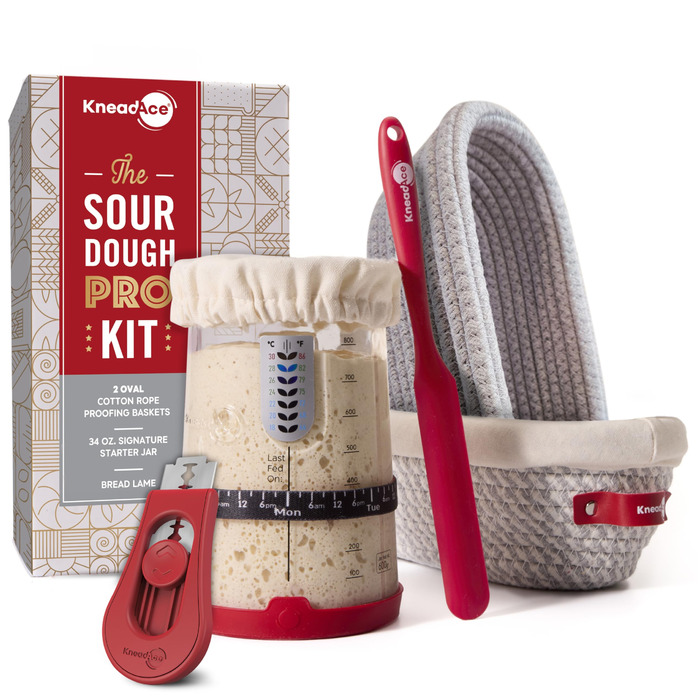 Набір для закваски KneadAce: банка 680.4 г, 2 корзини для вистоювання Banneton, лама для надрізання хліба, подарунок для пекаря. Комплект для випікання заквасового хліба (680.4 г, 2 корзини, червона лама)