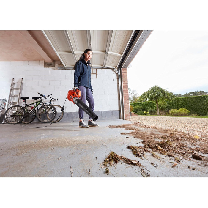 Повітродувка електрична BLACK+DECKER BEBL184-QS 1850 Вт, швидкість 190 км/год, об'єм 765 м³/год, з подрібнювачем листя