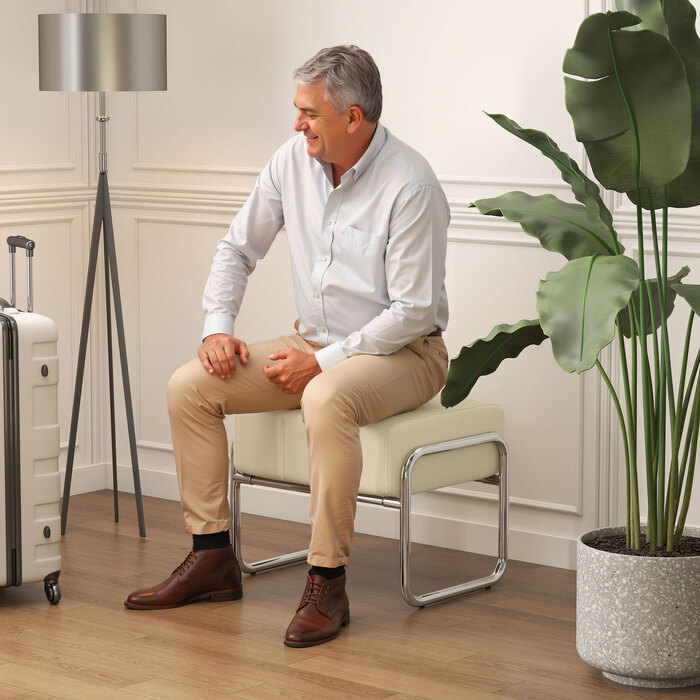 Пуф-табурет з товстим шаром наповнювача, обтягнутий тканиною жакард, з металевими ніжками, ідеально підходить для спальні, бежевого кольору.