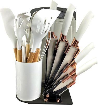 Набір кухонних ножів 19 в 1: ножі, кухонні аксесуари та набір ножів у блоці. Включає 11 шт. силіконових кухонних аксесуарів, 5 шт. гострих сталевих ножів, ножиці та дошку для нарізання (бежевий)