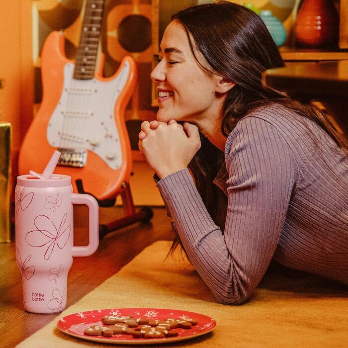 Термокружка з нержавіючої сталі 900мл з ручкою та трубочкою – BPA-free, подвійні стінки, без витоку – для подорожей, офісу, навчання, спорту та як подарунок (квітковий принт)