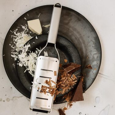 Мікроплан NEUE Professional Serie GROBE Klinge: професійна тертка з нержавіючої сталі для твердого сиру, овочів та спецій | Зроблено в США