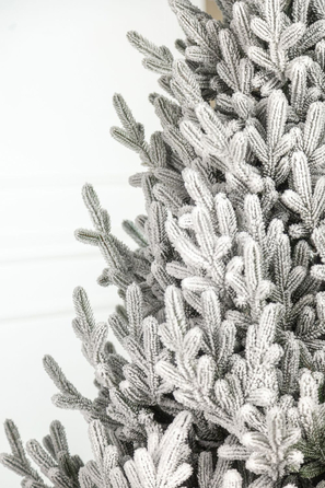 Ялинка лита 'Віденська' ЗАСНІЖЕНА 2,30м