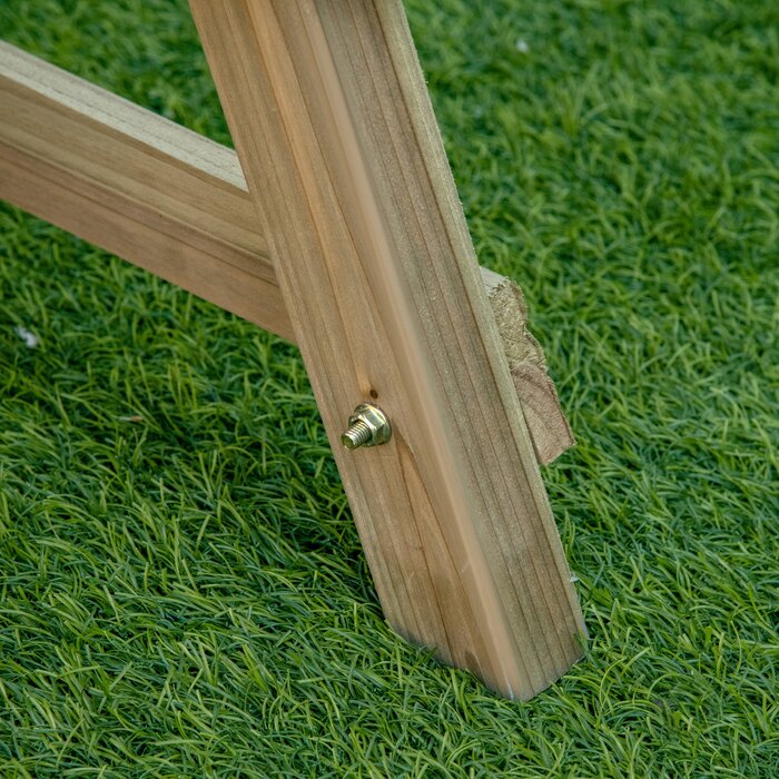 Дерев'яна багаторівнева клумба-сходи 