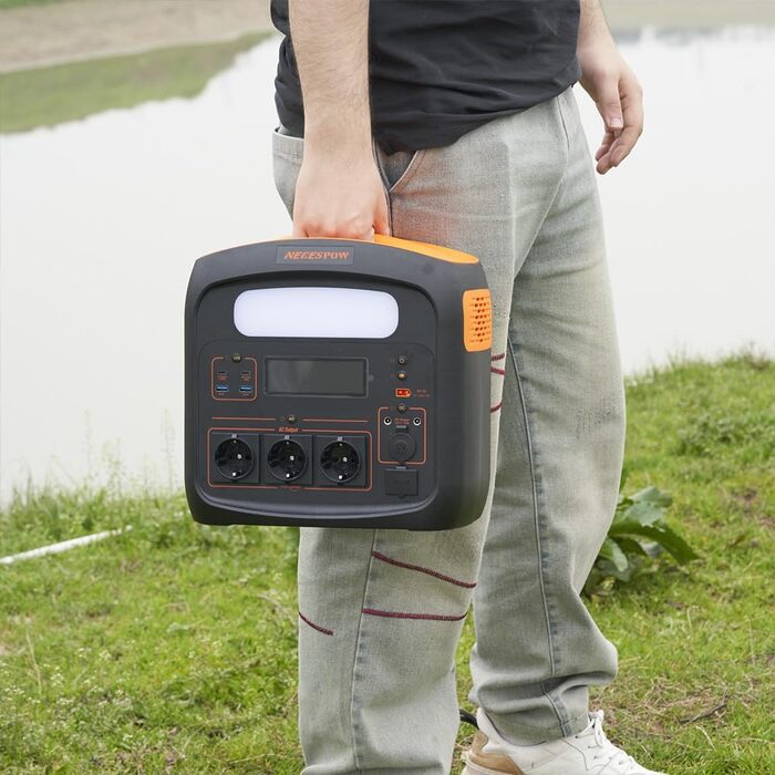 Портативна електростанція 1500W (3000W пікова потужність), 1102,5Wh LiMnFePO4 акумулятор, швидка зарядка за 90 хв, PD 100W, USB-C/AC/DC, сонячна панель, для кемпінгу, резервне живлення, на відкритому повітрі (Помаранчевий + Чорний)