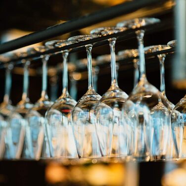 Тримач для келихів вина – органайзер для підвішування у шафу, металевий, для кухні, бару (3 ряди, 1 шт.) (Чорний)