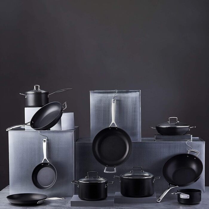 Набір каструль Le Creuset 3 шт. з антипригарним покриттям, діаметр 16, 24, 26 см, для всіх типів плит (в т.ч. індукційних), антрацит/срібло