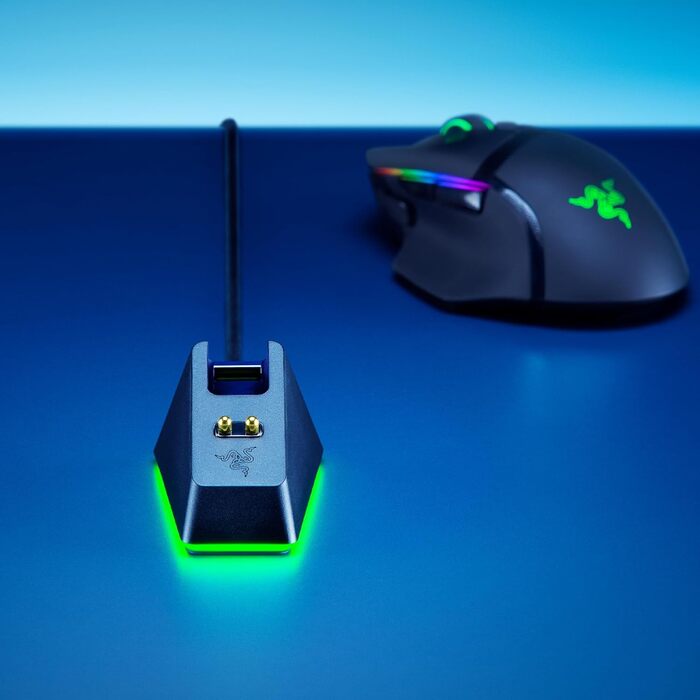 Підставка для навушників Razer Chroma з USB-хабом та RGB-підсвічуванням (7.1 Surround Sound, інтегрована підставка, протиковзкий фундамент) Білий (Чорний, Mouse Dock Chroma, Single)