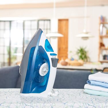 Парова праска BLACK+DECKER BXIR2200E, 2200 Вт, пластик, резервуар 370 мл, синя