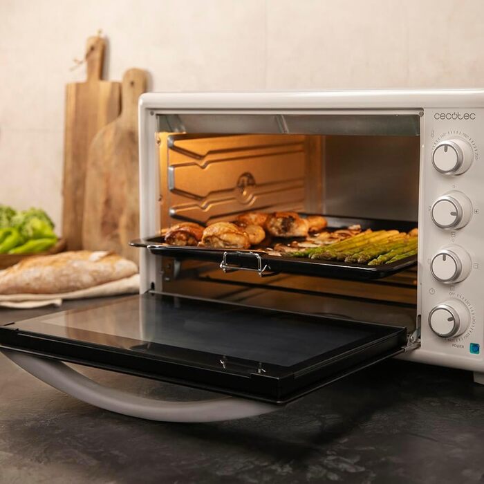 Конвекційна піч Cecotec 46 літрів Bake&Toast 4600 White Gyro. 2000 Вт, внутрішнє освітлення, 12 функцій, температура до 230°C, подвійне скло, з обертовим шампуром, білий