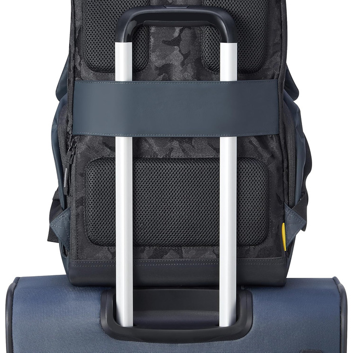 Рюкзак DELSEY PARIS SECURFLAP м'який 21 л, 45x31x14 см, армійський зелений