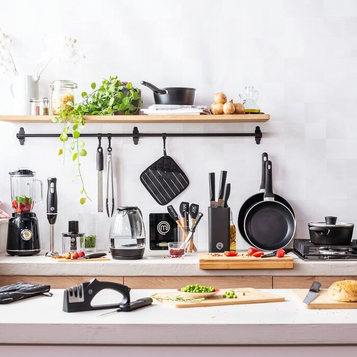 Дошка для нарізання MasterChef з бамбука, кухонна дерев'яна дошка з сокозбірником і бортиком, для м'яса, хліба, сиру, натуральна, екологічна, 38.5x26.5x2 см