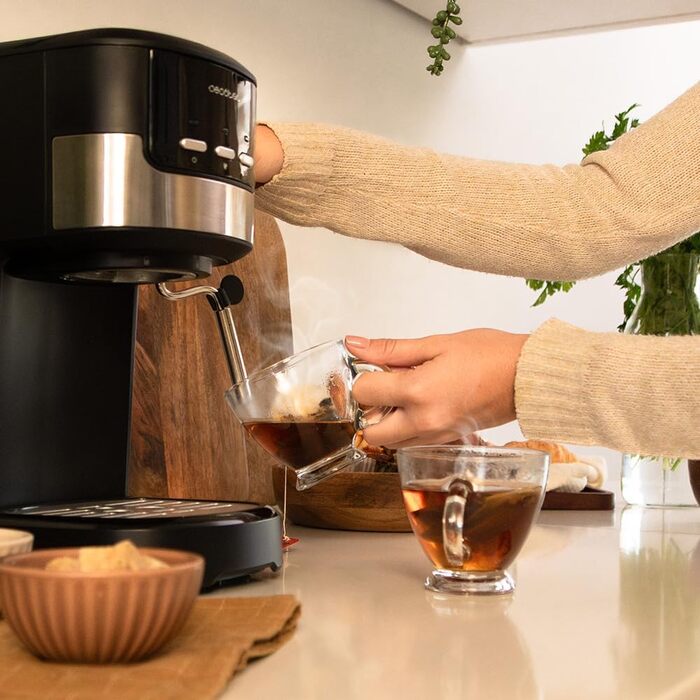 Еспресо-машина Cecotec Compact Power Espresso 20 Retro Green - 1100 Вт, 20 бар, Thermoblock, капучинатор, 1.25 л