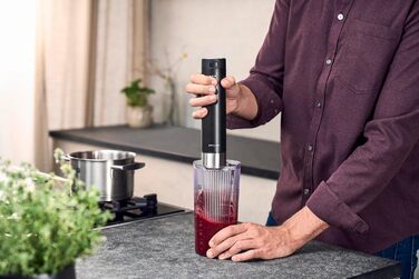 ZWILLING XTEND Бездротовий занурювальний блендер, стартовий набір з акумулятором та зарядною станцією, BLDC-двигун, 110 Вт, міксер з чашею, чорний