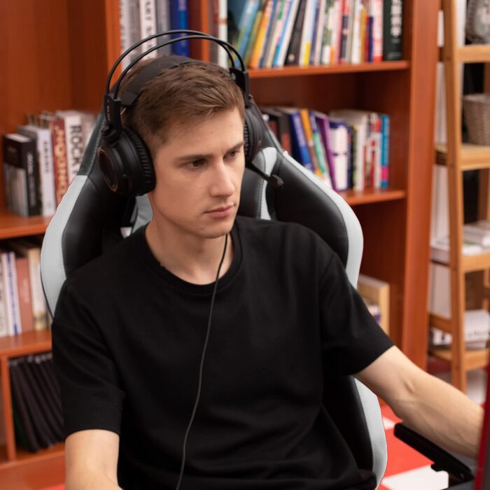 Ігрове крісло KLIM Esports, біле, з підголівником і поперековою підтримкою, ергономічне, регульоване, для геймерів, до 150 кг